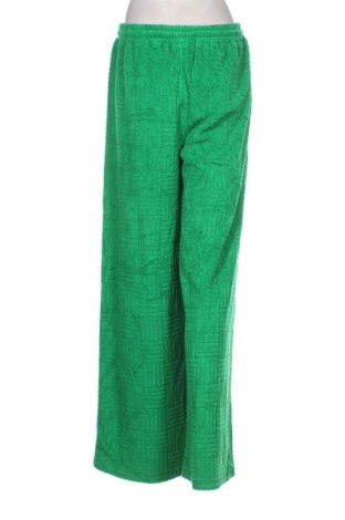 Pantaloni trening de femei White Fox, Mărime M, Culoare Verde, Preț 121,99 Lei