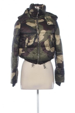 Дамско яке Bershka, Размер XS, Цвят Многоцветен, Цена 22,49 €