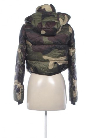 Дамско яке Bershka, Размер XS, Цвят Многоцветен, Цена 22,49 €