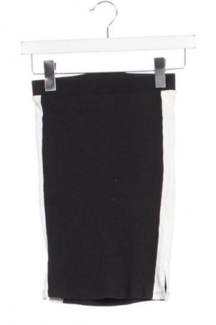 Kinderrock Reserved, Größe 10-11y/ 146-152 cm, Farbe Mehrfarbig, Preis € 10,00