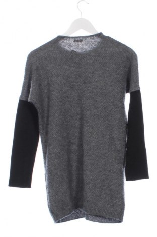 Dětské šaty  United Colors Of Benetton, Velikost 10-11y/ 146-152 cm, Barva Šedá, Cena  397,00 Kč