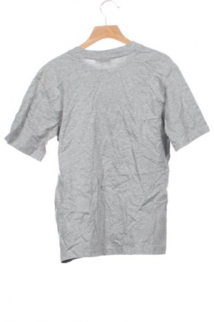 Детска тениска Unbranded, Размер 8-9y/ 134-140 см, Цвят Сив, Цена 3,57 €