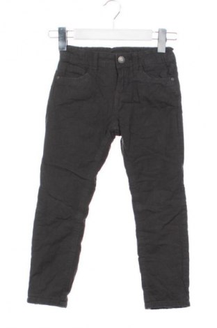 Dětské kalhoty  C&A, Velikost 4-5y/ 110-116 cm, Barva Šedá, Cena  179,00 Kč