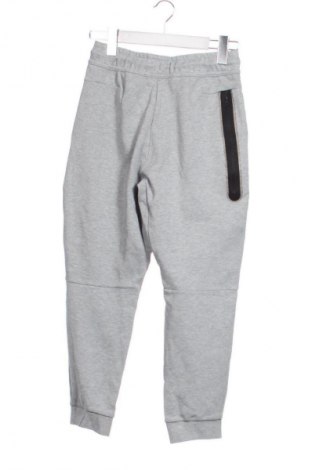 Gyerek sport nadrág Nike, Méret 11-12y / 152-158 cm, Szín Szürke, Ár 8 269 Ft
