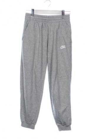 Kinder Sporthose Nike, Größe 10-11y/ 146-152 cm, Farbe Grau, Preis 17,00 €