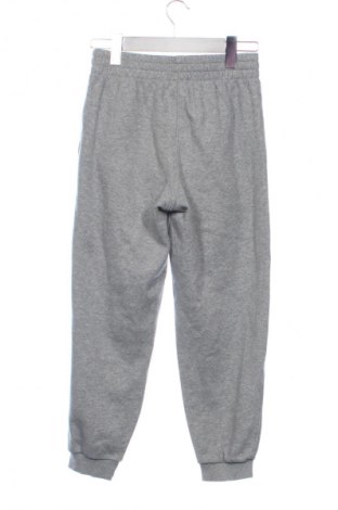 Kinder Sporthose Nike, Größe 10-11y/ 146-152 cm, Farbe Grau, Preis 17,00 €
