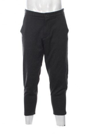 Męskie spodnie Pull&Bear, Rozmiar M, Kolor Czarny, Cena 200,41 zł