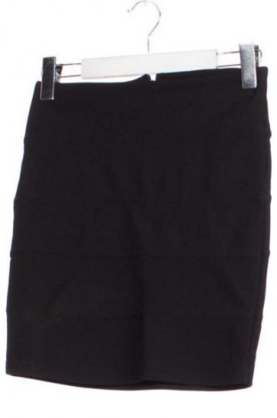 Пола Amisu, Размер S, Цвят Черен, Цена 4,60 €