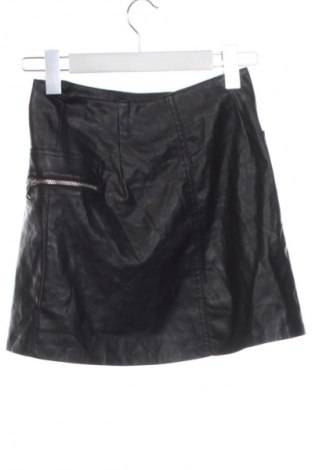 Пола Bershka, Размер XXS, Цвят Черен, Цена 5,62 €