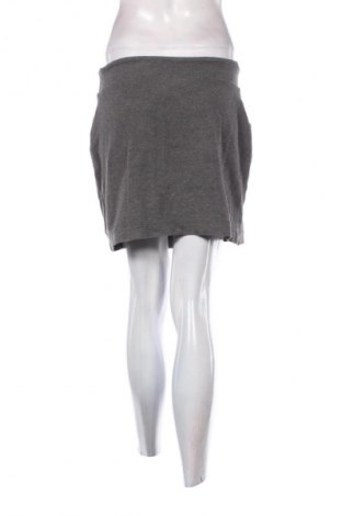 Пола H&M, Размер M, Цвят Сив, Цена 10,00 €