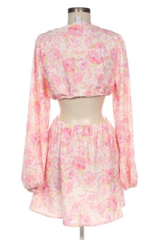 Kleid Amisu, Größe M, Farbe Mehrfarbig, Preis 7,99 €