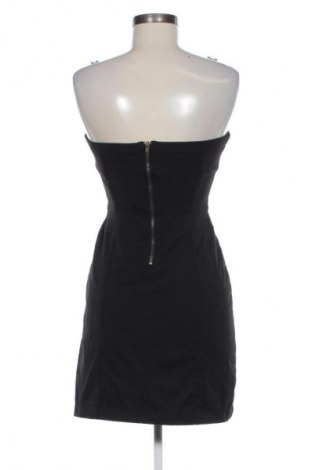 Sukienka Bershka, Rozmiar M, Kolor Czarny, Cena 106,90 zł