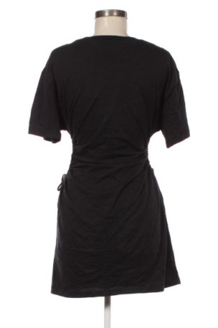 Sukienka Bershka, Rozmiar S, Kolor Czarny, Cena 36,99 zł