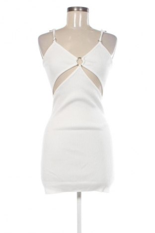 Рокля Bershka, Размер M, Цвят Бял, Цена 9,20 €
