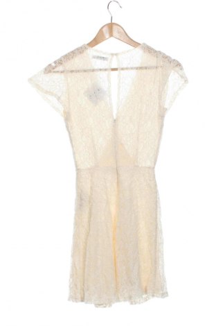 Рокля Bershka, Размер S, Цвят Екрю, Цена 19,97 €