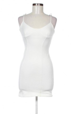 Φόρεμα Bershka, Μέγεθος S, Χρώμα Λευκό, Τιμή 20,00 €