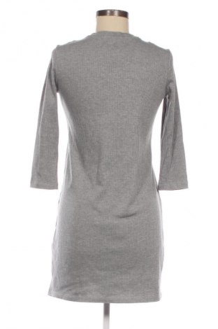 Рокля Bershka, Размер S, Цвят Сив, Цена 5,62 €