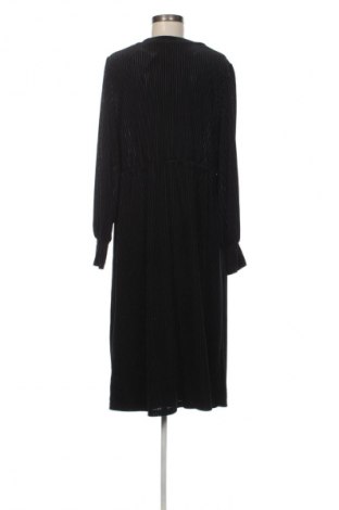 Šaty  Christian Berg, Veľkosť M, Farba Čierna, Cena  23,95 €