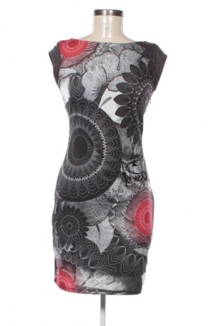 Рокля Desigual, Размер S, Цвят Многоцветен, Цена 26,07 €