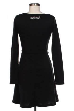 Kleid Desigual, Größe M, Farbe Mehrfarbig, Preis 36,99 €