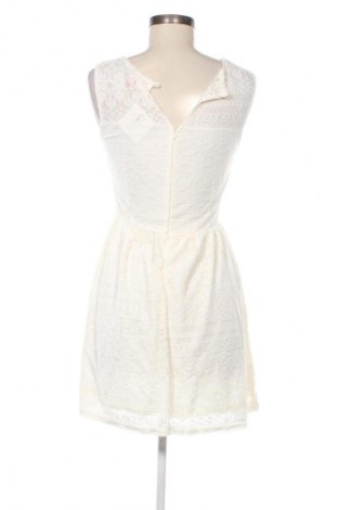 Kleid Fb Sister, Größe XS, Farbe Weiß, Preis 6,99 €