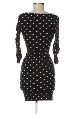 Рокля Guess, Размер XS, Цвят Многоцветен, Цена 25,56 €