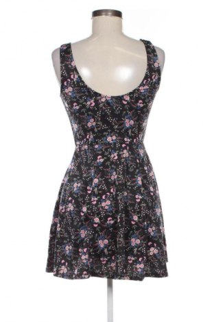 Рокля H&M Divided, Размер M, Цвят Многоцветен, Цена 4,09 €