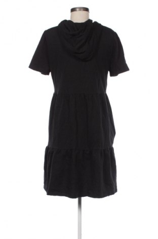 Ruha Laura Torelli, Méret M, Szín Fekete, Ár 2 819 Ft