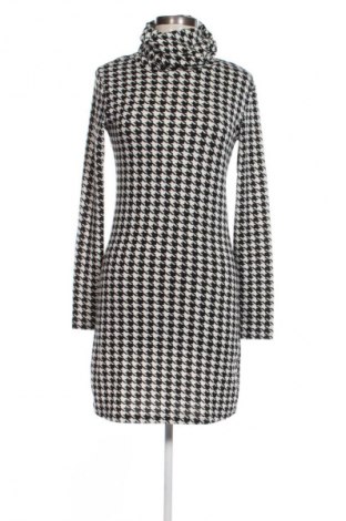 Kleid Luc.ce, Größe S, Farbe Mehrfarbig, Preis 7,99 €