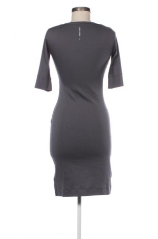 Рокля Marc Cain Sports, Размер S, Цвят Сив, Цена 104,81 €