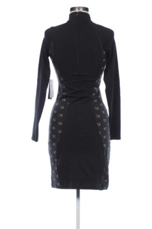 Рокля Nike, Размер XS, Цвят Черен, Цена 65,44 €