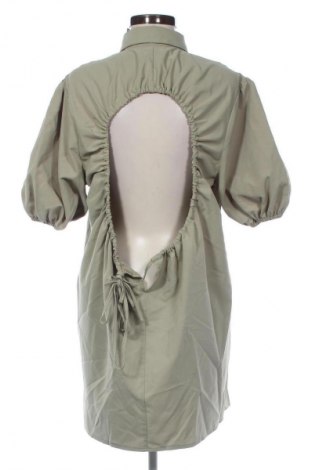 Šaty  Pretty Little Thing, Velikost S, Barva Béžová, Cena  696,00 Kč