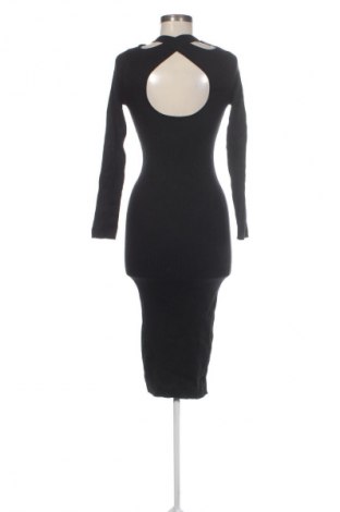 Рокля Pull&Bear, Размер M, Цвят Черен, Цена 8,18 €