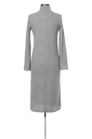 Kleid Pull&Bear, Größe M, Farbe Grau, Preis 19,95 €