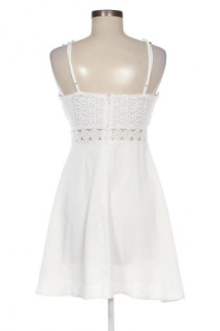 Рокля SHEIN, Размер S, Цвят Бял, Цена 30,50 €