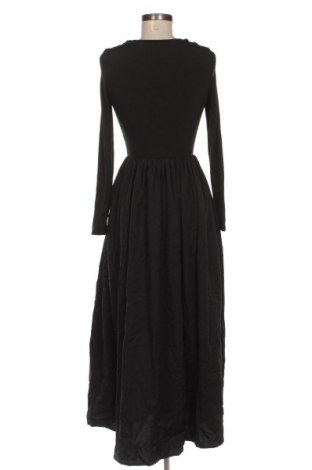 Рокля SHEIN, Размер XS, Цвят Черен, Цена 6,64 €