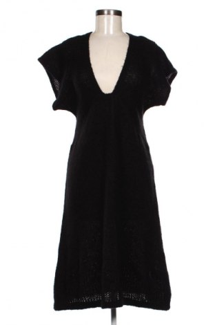 Sukienka Sisley, Rozmiar M, Kolor Czarny, Cena 88,99 zł