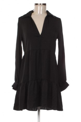 Рокля Stradivarius, Размер S, Цвят Черен, Цена 6,13 €