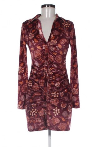 Рокля Stradivarius, Размер M, Цвят Многоцветен, Цена 8,18 €