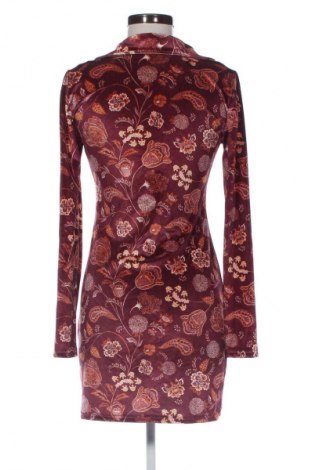 Рокля Stradivarius, Размер M, Цвят Многоцветен, Цена 8,18 €