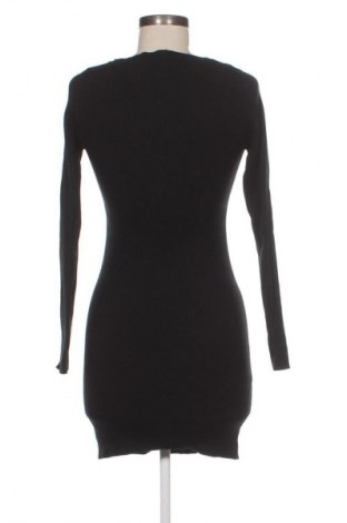 Sukienka Stradivarius, Rozmiar S, Kolor Czarny, Cena 29,99 zł