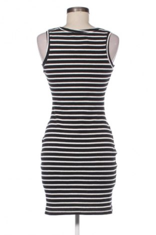 Kleid Trendyol, Größe M, Farbe Mehrfarbig, Preis € 25,00