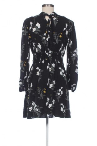 Kleid Trendyol, Größe M, Farbe Mehrfarbig, Preis 24,55 €