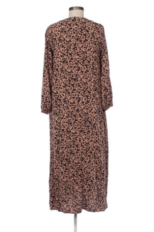 Kleid Trendyol, Größe M, Farbe Mehrfarbig, Preis 24,55 €