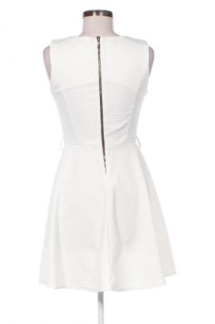 Φόρεμα Unbranded, Μέγεθος S, Χρώμα Λευκό, Τιμή 20,00 €