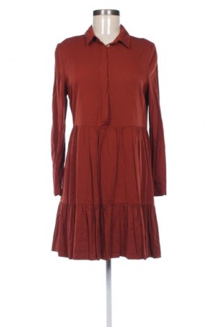 Šaty  VILA, Velikost S, Barva Červená, Cena  391,00 Kč