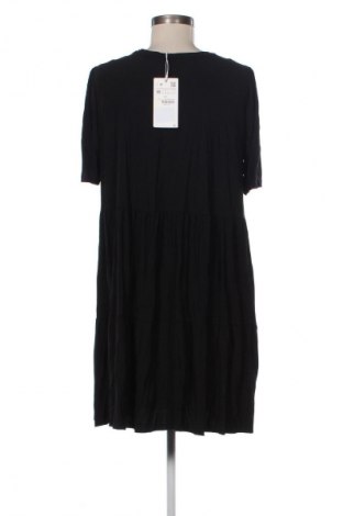 Рокля Zara, Размер M, Цвят Черен, Цена 31,65 €