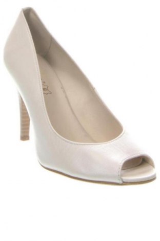 Сандали Lasocki, Размер 38, Цвят Екрю, Цена 44,49 €