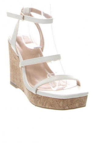 Sandály Primark, Velikost 36, Barva Bílá, Cena  741,00 Kč