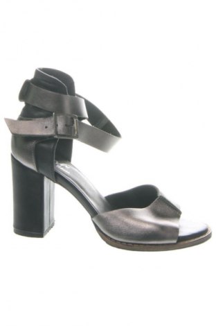 Сандали Tara, Размер 37, Цвят Многоцветен, Цена 39,00 €